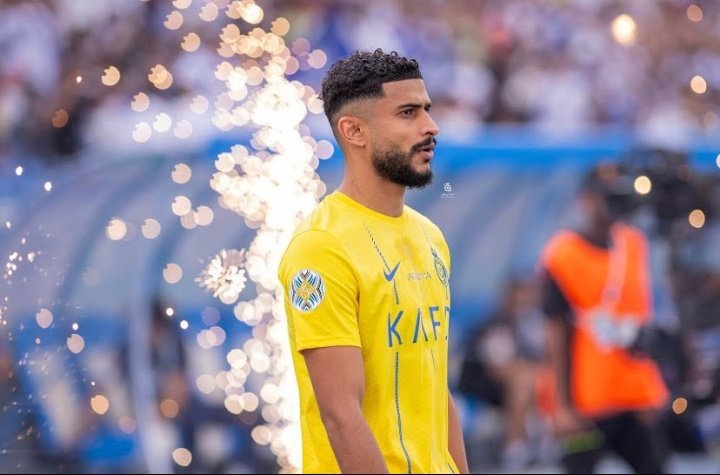 لماذا استبعد عبدالإله العمري من قائمة النصر أمام التعاون؟